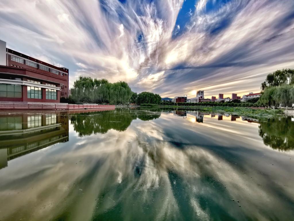 河北石油职业技术大学03.jpg